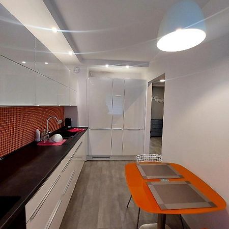 Nowoczesna Kawalerka Apartment Lublin Ngoại thất bức ảnh